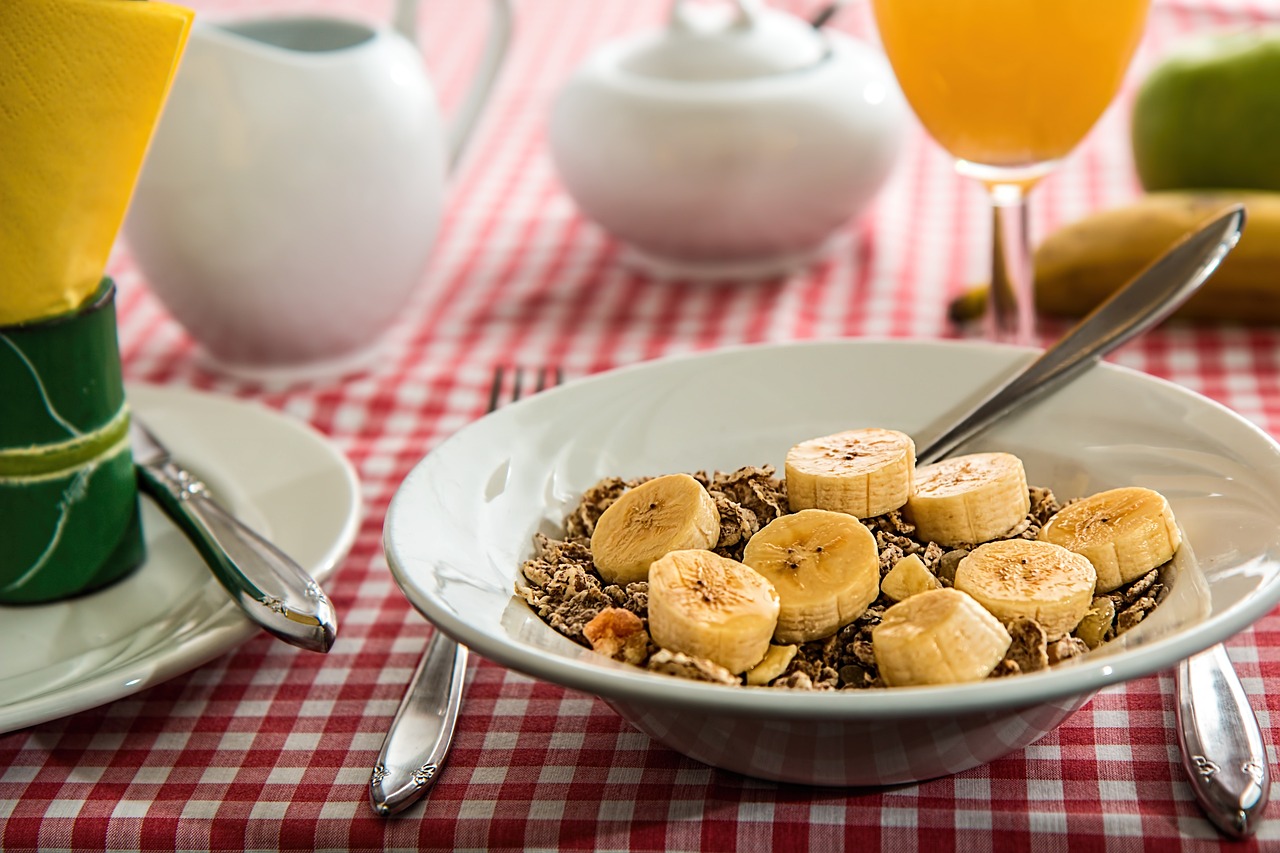 cereal, breakfast, meal, food, banana, fruit, healthy, nutrition, diet, bowl, table, table setting, tablecloth, closeup, breakfast, breakfast, breakfast, breakfast, breakfast, food, banana, banana, banana, banana, diet, diet
